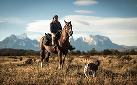 Pampa Lodge, Quincho & Caballos